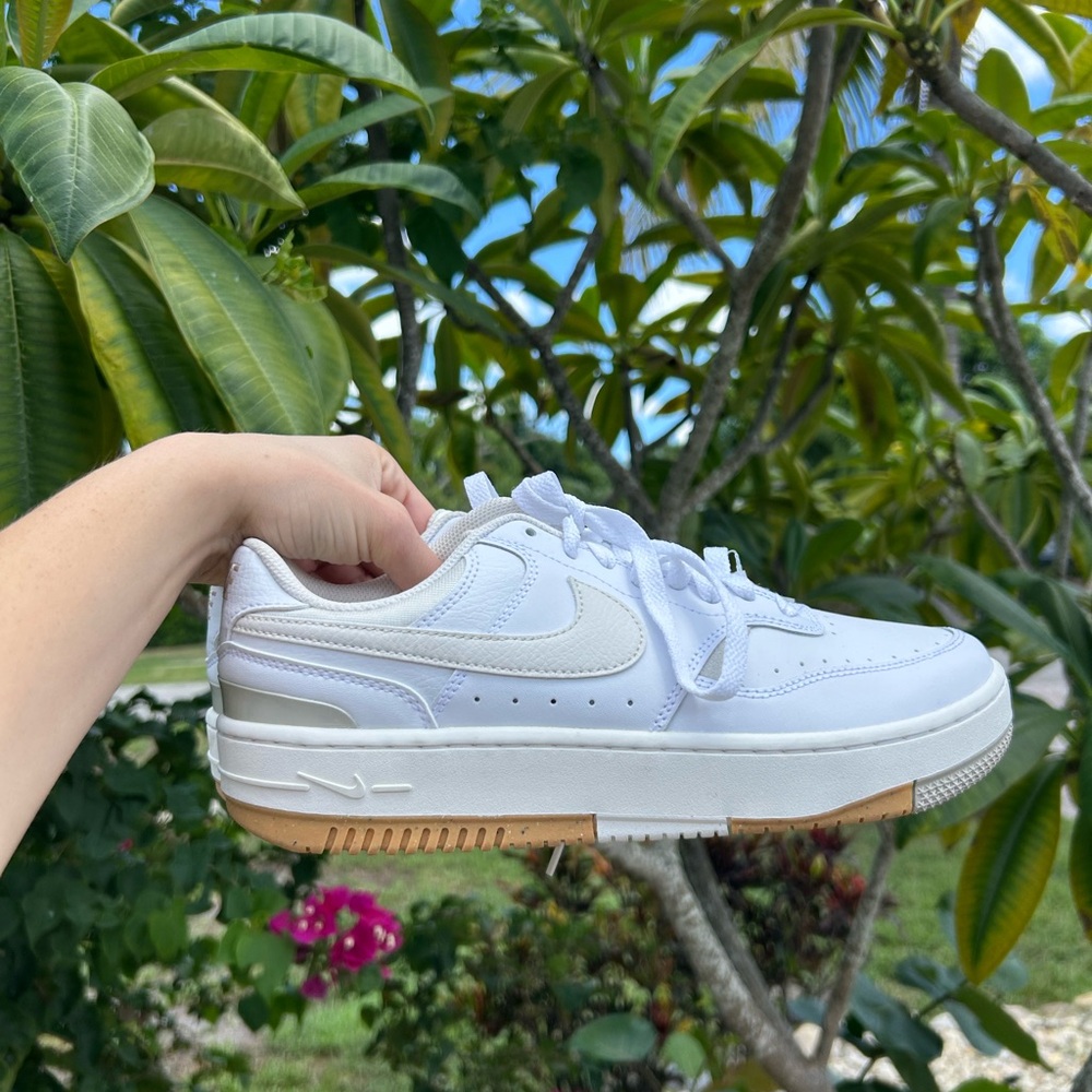 Nike White and Tan Women's Sneakers new